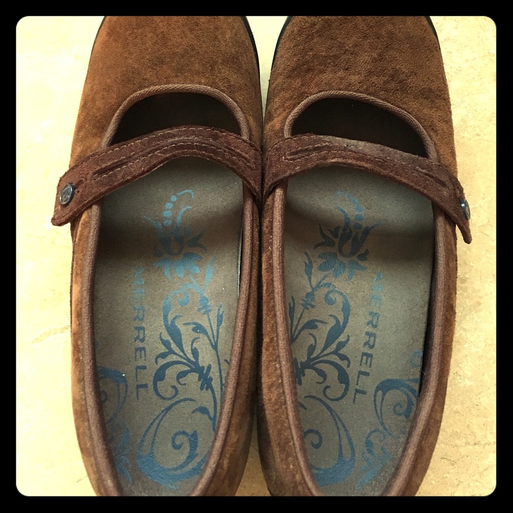 Like New Merrill Dark Brown Suede Mary Jane’s